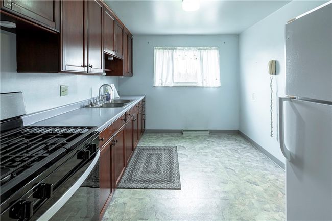237 Connecticut Dr, House other with 3 bedrooms, 2 bathrooms and 1 parking in Lower Burrell PA | Image 9