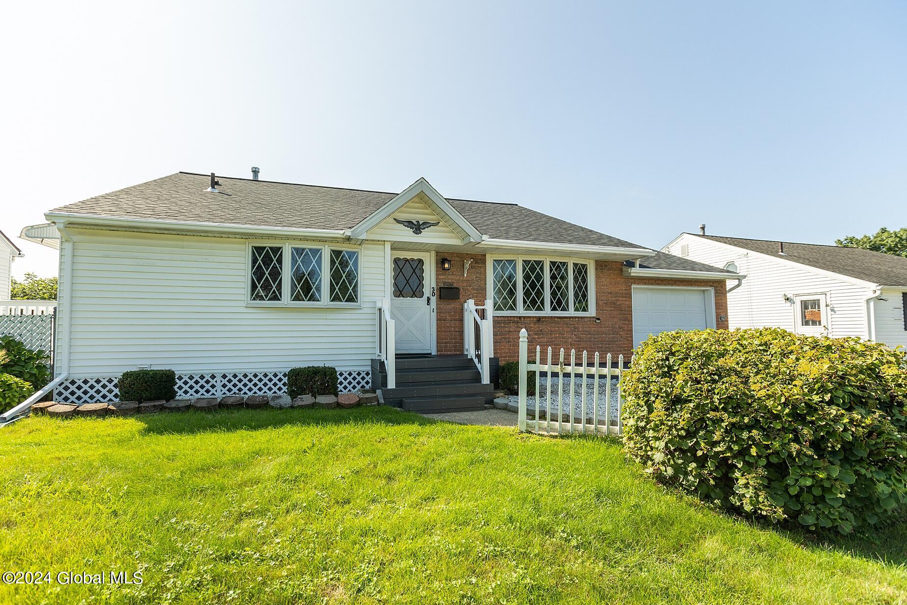 Nelson Ave, Latham, NY 12110