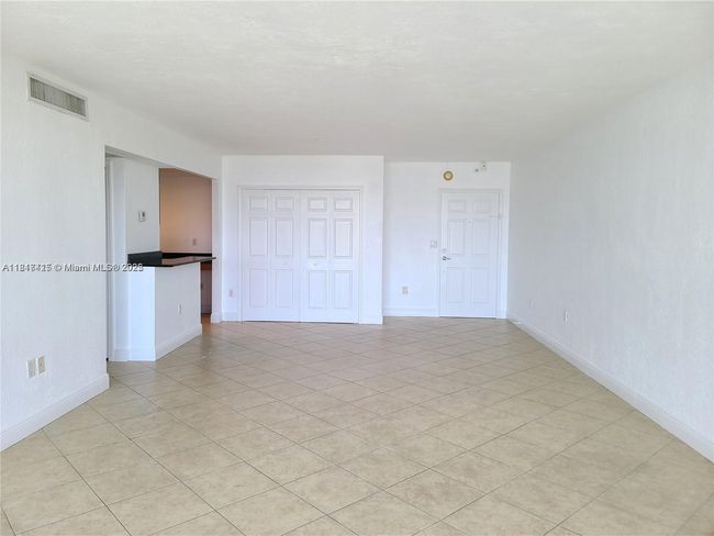 APT-5L - 10350 W Bay Harbor Dr, Condo with 1 bedrooms, 1 bathrooms and null parking in Bay Harbor Islands FL | Image 4