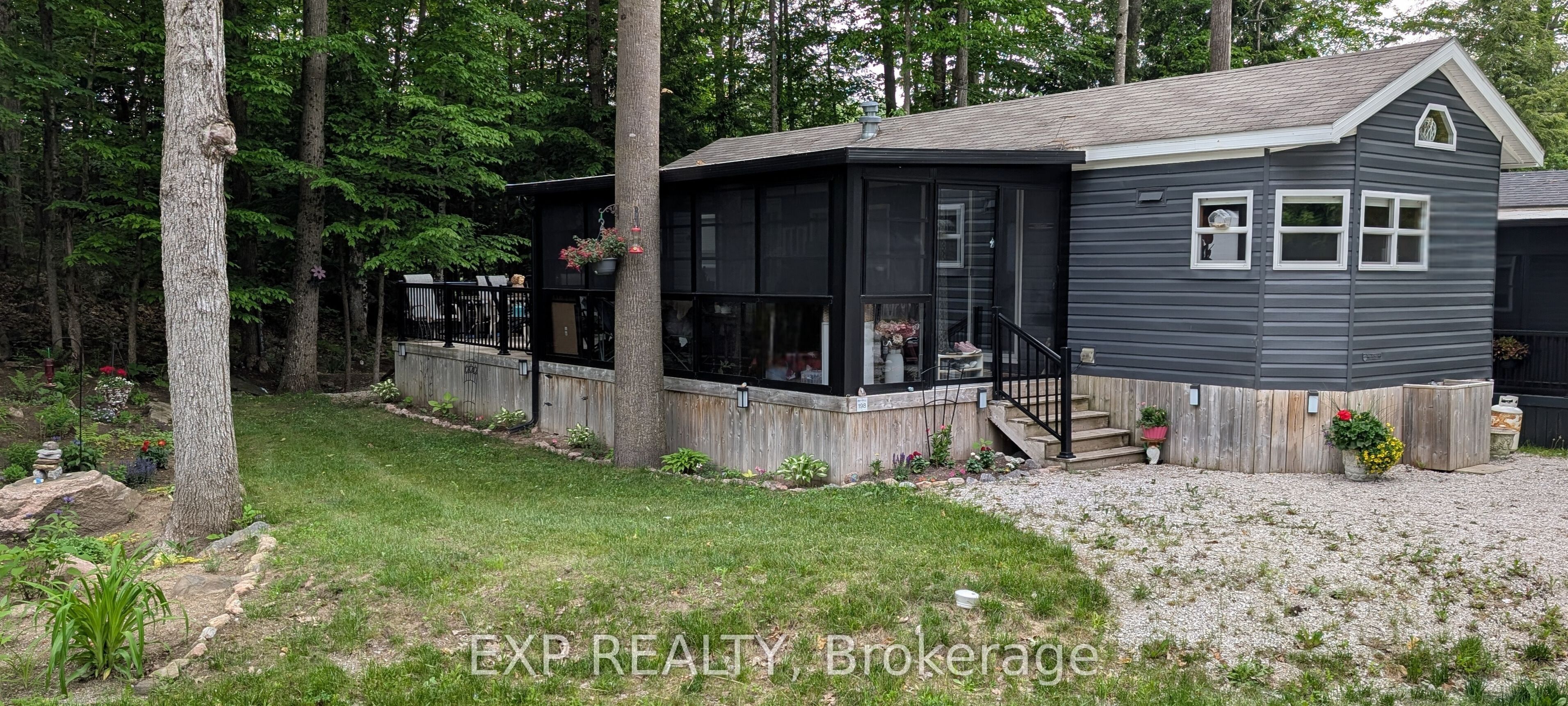 Residential in Gravenhurst 2