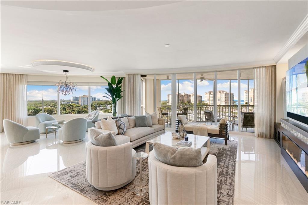 Residential in NAPLES 2