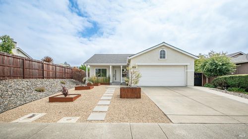 135 Elke Dr, American Canyon, CA, 94503-1096 | Card Image