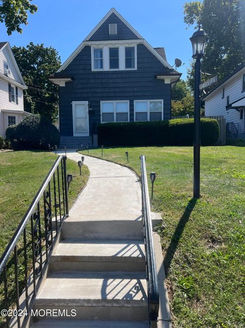 84 Mclaren St, Red Bank, NJ, 07701-2384 | Card Image