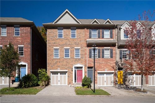 84 Robert Peel Rd, Kitchener, ON, N2H0B6 | Card Image