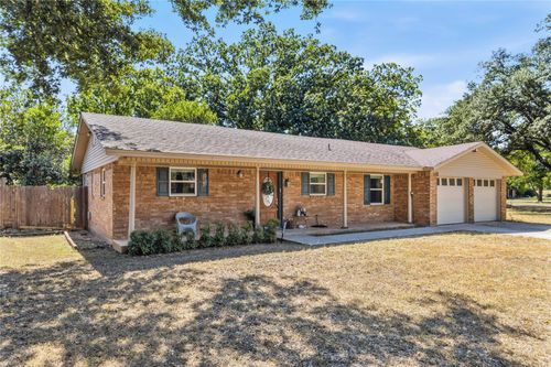 2107 16th St, Brownwood, TX, 76801-8025 | Card Image