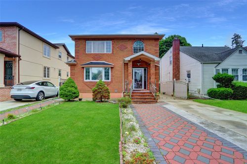 85 239th St, Bellerose, NY, 11426-1252 | Card Image