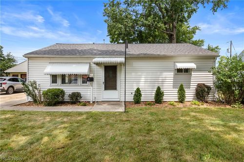 2905 Riverview Lane, Lorain, OH, 44055 | Card Image
