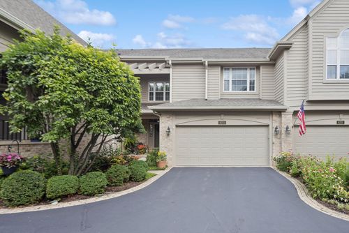 6213 Edgebrook Ln, Indian Head Park, IL, 60525 | Card Image