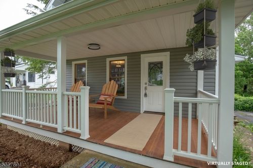 11 Hillcrest Ave, Gladstone, NJ, 07934-2013 | Card Image