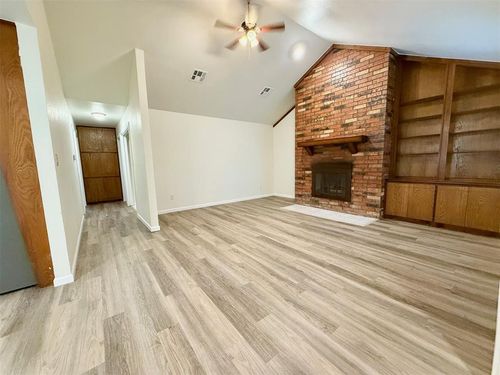 1812 Hillcrest Dr, Norman, OK, 73071-3055 | Card Image