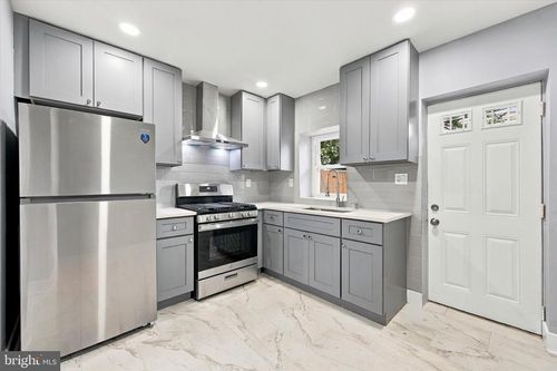 522 Pierce St, PHILADELPHIA, PA, 19148-1808 | Card Image
