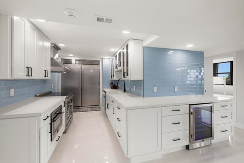 207-5600 N Flagler Dr, West Palm Beach, FL, 33407-2648 | Card Image