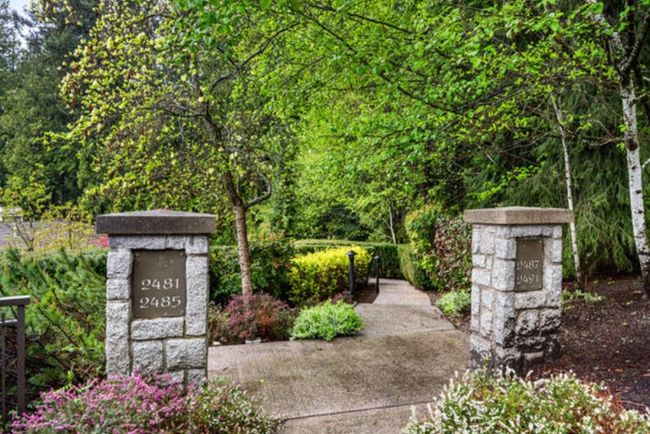 2485 Folkestone Way, Townhouse with 2 bedrooms, 2 bathrooms and 4 parking in West Vancouver BC | Image 3