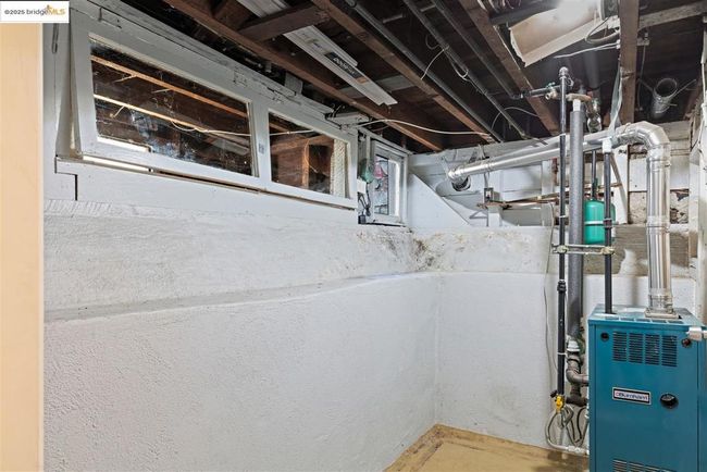 2441 Carleton St, House other with 3 bedrooms, 1 bathrooms and null parking in Berkeley CA | Image 35