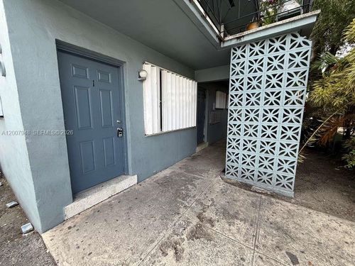 1-1960 Nw Flagler Ter, Miami, FL, 33125-5352 | Card Image
