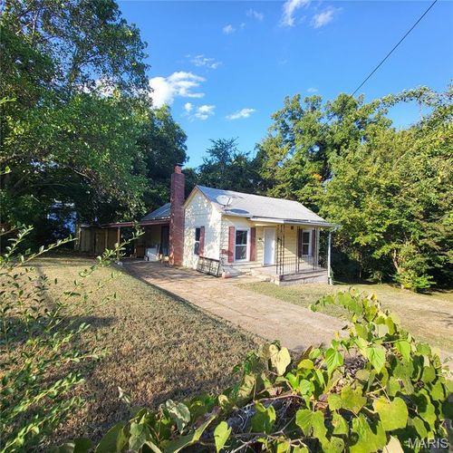 825 Cedar St, Poplar Bluff, MO, 63901-5705 | Card Image