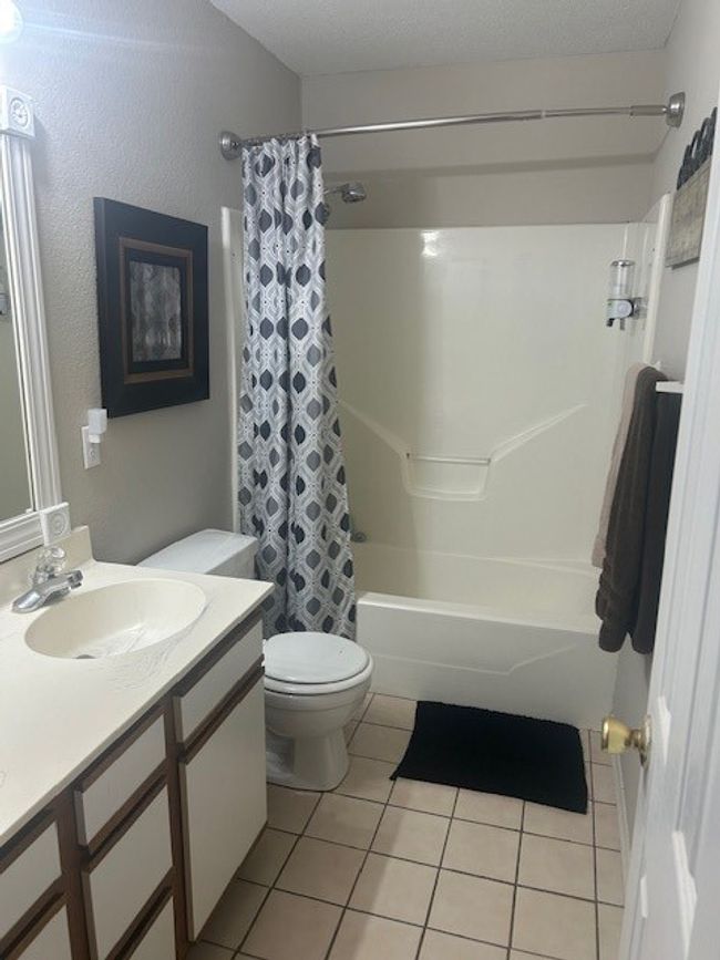 Master Bathroom | Image 9