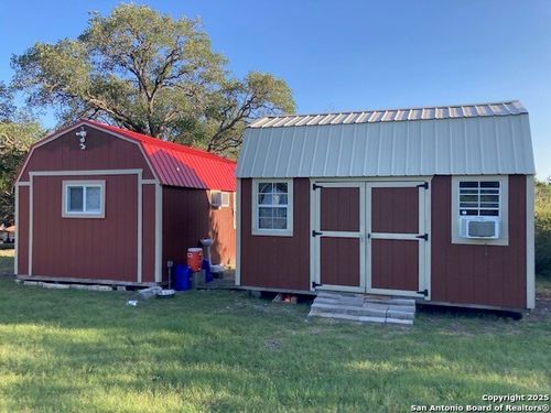 000 N Fm 187, Chisolm Trail, Utopia, TX, 78884 | Card Image