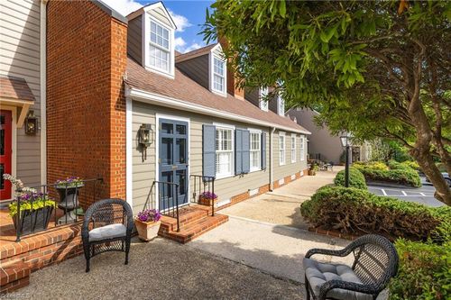 e-101 N Park Dr, Greensboro, NC, 27401-1559 | Card Image