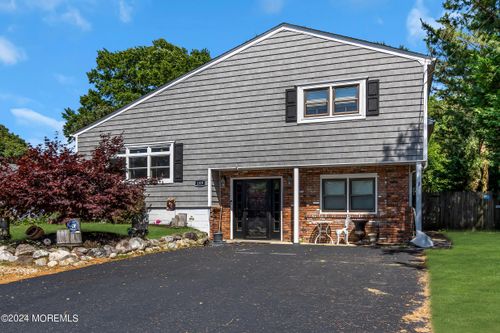 109 Fischer Blvd, Toms River, NJ, 08753-6204 | Card Image