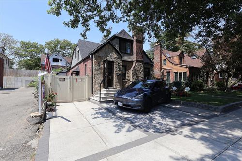 8684 188th St, Hollis, NY, 11423-1110 | Card Image