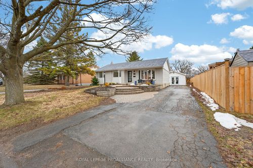 265 College Street W, Belleville, ON, K8P2H7 | Card Image