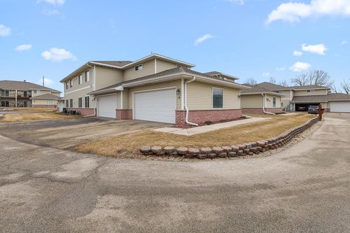 4-330 Brookside Drive, MAYVILLE, WI, 53050 | Card Image