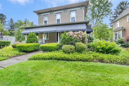 160 Beech St, Berea, OH, 44017-2056 | Card Image