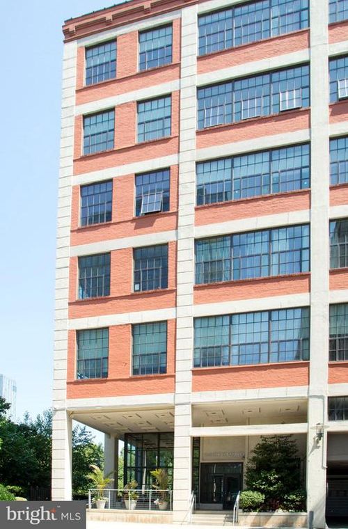 apt-411-2429 Locust St, PHILADELPHIA, PA, 19103-5559 | Card Image