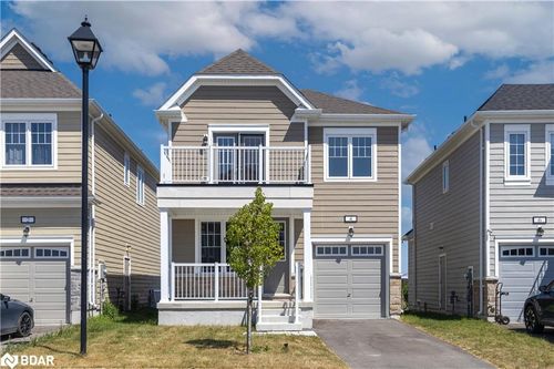 4 Shapira Ave, Wasaga Beach, ON, L9Z0K2 | Card Image
