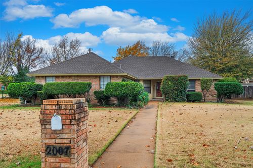 2007 Harwell St, Grapevine, TX, 76051-4751 | Card Image