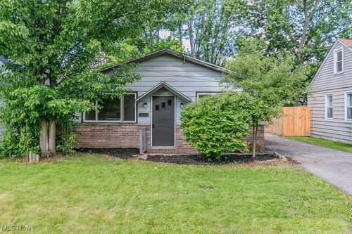 1294 E 345th St, Eastlake, OH, 44095-3019 | Card Image