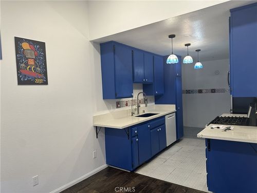 222-5500 Lindley Ave, Encino, CA, 91316-1946 | Card Image