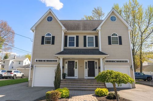 2-249 Robbins St, Waltham, MA, 02453-5860 | Card Image