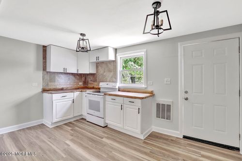 41 Hickstown Rd, Sicklerville, NJ, 08081-1006 | Card Image