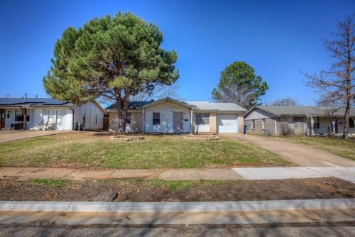 513 Stonewall Dr, Euless, TX, 76039-7512 | Card Image