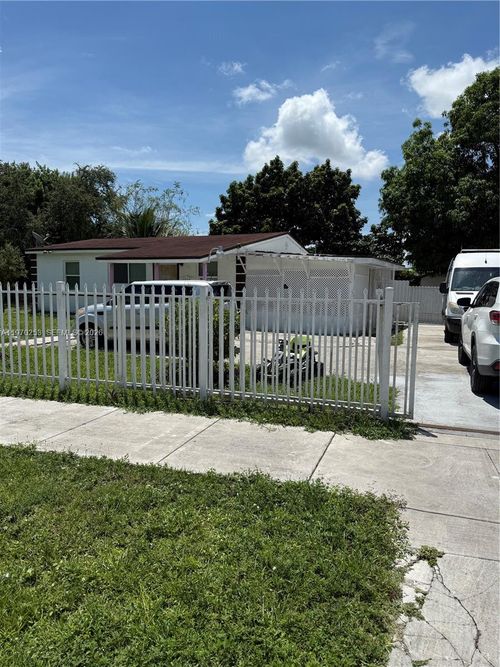 1-3020 Nw 161st St, Miami Gardens, FL, 33054-6850 | Card Image