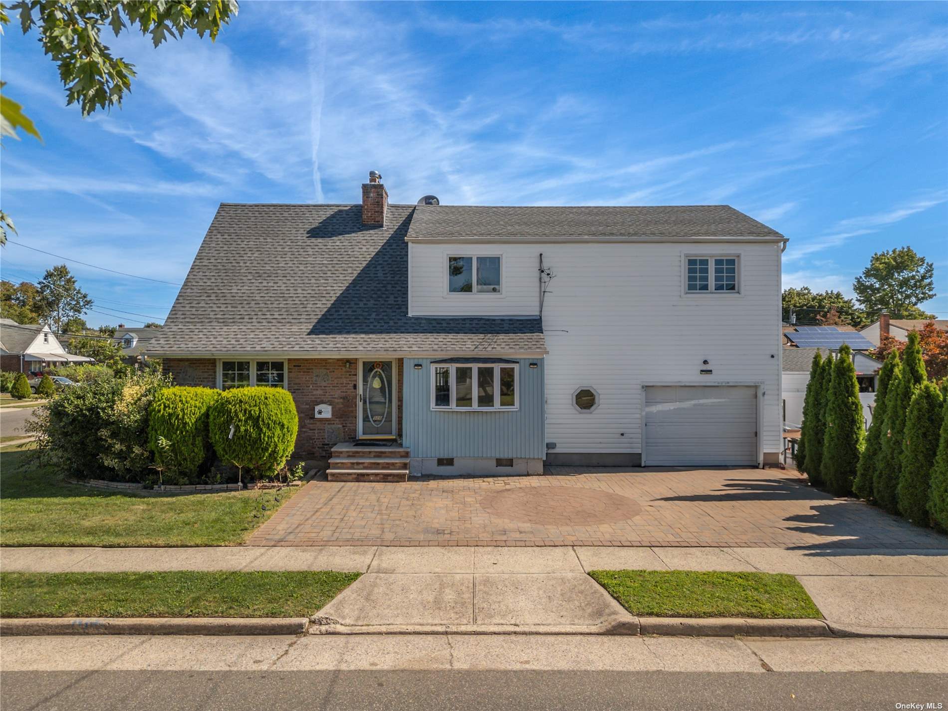 1st St, New Hyde Park, NY 11040