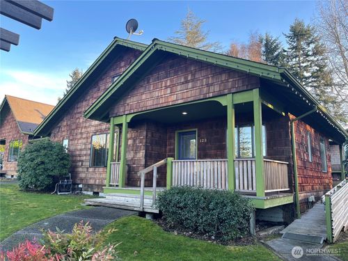 123 4th St, Langley, WA, 98260-8421 | Card Image