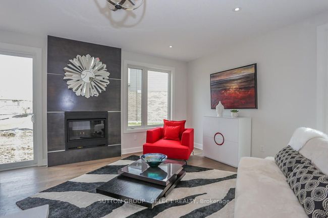 2 - 499 Sophia Cres, Condo with 3 bedrooms, 4 bathrooms and 1 parking in London ON | Image 4