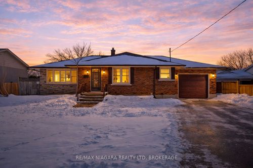 44 Albany Dr, St Catharines, ON, L2N3T5 | Card Image