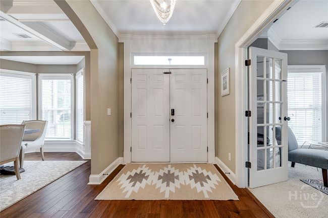 Large foyer to welcome you or guests inside. | Image 4