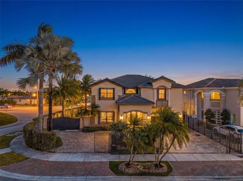 18091 Nw 87th Ct, Hialeah, FL, 33018-6717 | Card Image