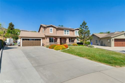 13165 Maplewood Dr, Yucaipa, CA, 92399-5715 | Card Image