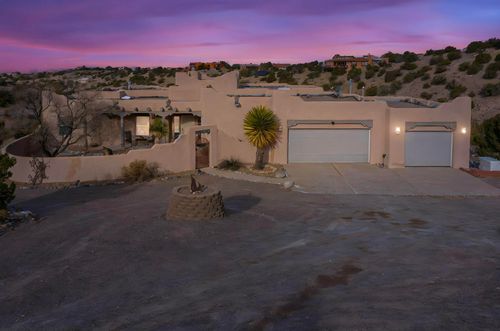 39 Pine Rd, Placitas, NM, 87043-9133 | Card Image