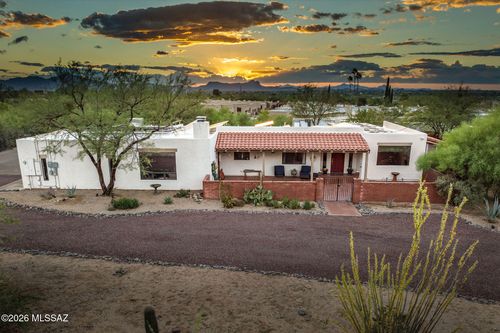 8625 N Sunnyslope Dr, Tucson, AZ, 85704-6620 | Card Image