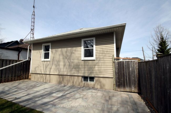 531 King St E, House other with 3 bedrooms, 2 bathrooms and 5 parking in Oshawa ON | Image 38
