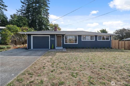 782 Lynnwood Ave Ne, Renton, WA, 98056-3879 | Card Image
