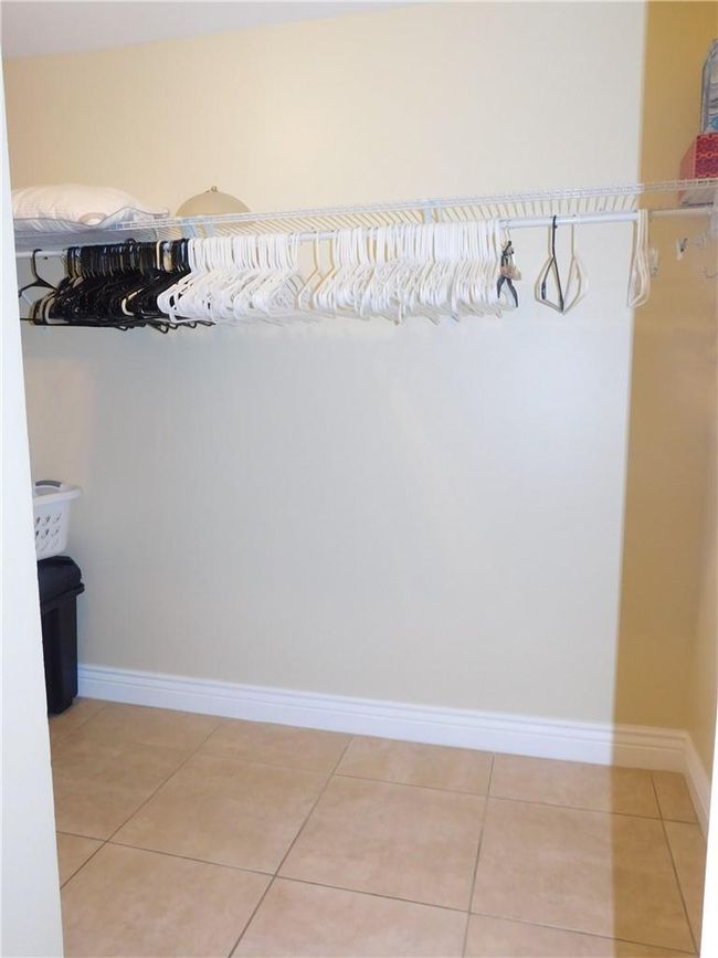 WALK-IN CLOSET | Image 30