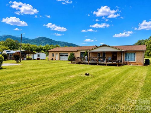 72 Circle Dr, Marion, NC, 28752-6467 | Card Image